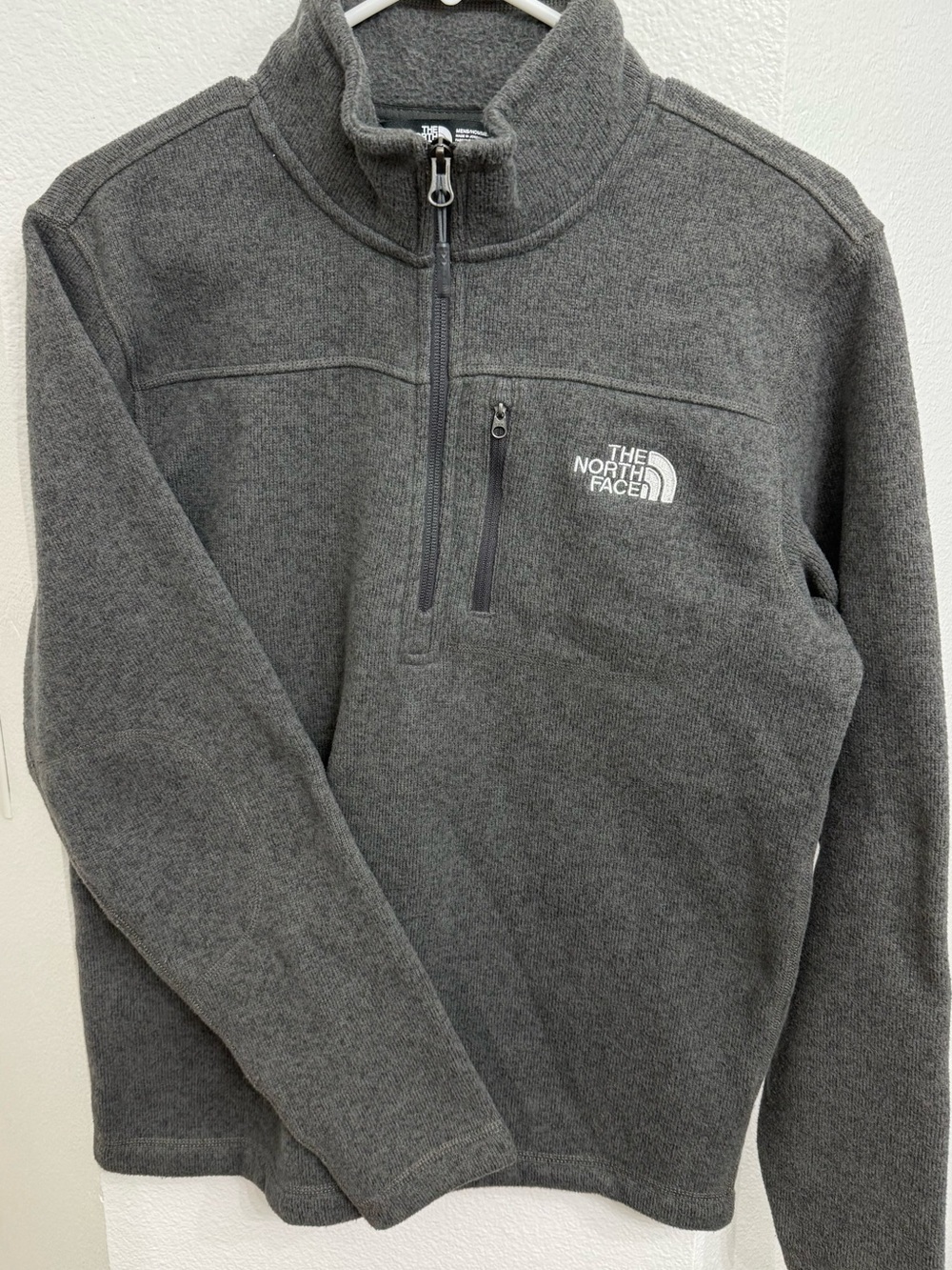 The North Face Men’s Dark Gray Small Half-Zip Fleece Pullover